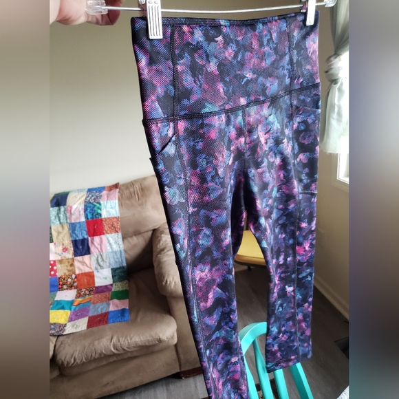 NWOT hit! Floral high waist Avia work out leggings - Picture 9 of 14